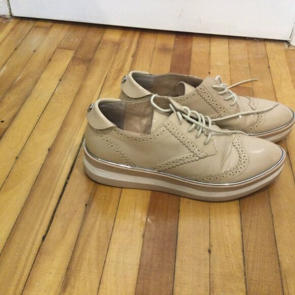 Nude Patent Leather Rosalie Wishbone Shoes (size 9.5) - Picture 7 of 8